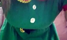 Mi Hermanastra Baila Sexy En Disfraz De Duende Y Muestra Vagina Ajustada Para Follar