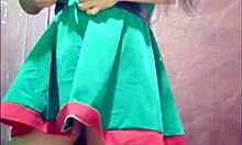 Mi Hermanastra Baila Sexy En Disfraz De Duende Y Muestra Vagina Ajustada Para Follar