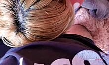 mi madrastra desperto cachonda y me llamo para quitarsela