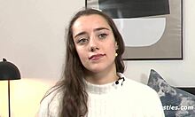 yogalehrerin medea aus leipzig rocks huge dildo climax!