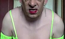 i'm a bisexual crossdresser swallowing my own piss until i taste yours