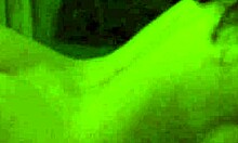 토마신 맥켄지가 남자를 누드 엉덩이와 사이드부브로 유혹해