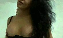 Travesti Brasileira Se Masturba