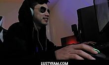 Horny stepsister Kenzie deepthroats her bro 😈