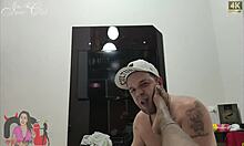 Dividi meu corno com ela, mas ele só ganhou um footjob da Bartira Luz.