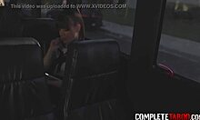 สาวอายุ 18+ ในชุดเครื่องแบบโดนควยยักษ์เจาะและน้ำรักหน้า