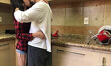 Novia Morena Flaca Interrumpida para Follada Hardcore Intensa