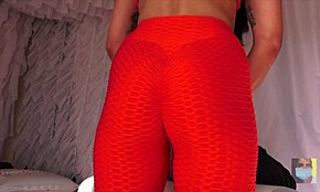 Ever tried ruffle tights for a close-up creampie like this?