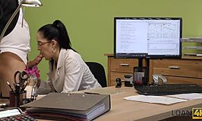 Afacerea Loan4k m-a băgat în nebunia sex și rock'n'roll