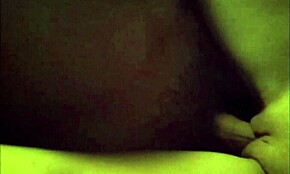 Sexy college girlfriend shares sextape