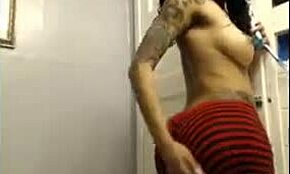 ebony girlfriend showers with big-dicked boyfriend!