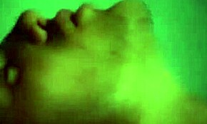 i cummed all over her tit's in this classic scine