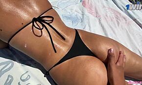 Pobral vročo 18-letno bejbo na plaži za divjo akcijo