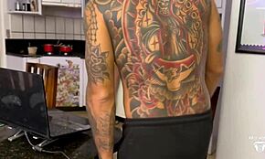 Peguei a gostosa cozinhando n�o aguentei e arrombei o cu e a buceta dela sem camisinha completo no sheer e no red raul kobra zara snake