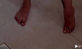 I can't relax in the shower, so I lick my ass and masturbate my clit for solo pleasure