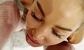 Monika Fox nikdy nezažila taký horúci orgasmus z fistingu a lízania riti.