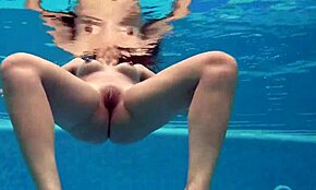 Hot Big Ass Euro Milf Sazan Stuns in Underwater Erotic Display with Friend