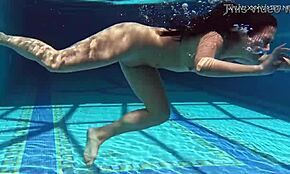 jessica adored the producer with her sexy look by the pool