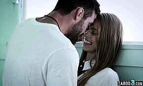 Hej, můžeš uvěřit, že ta mladá 18+ sváděla a jebala svého starého učitele tvrdě?