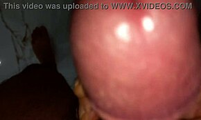 Mostoha házi zuhanya hatalmas fasz kilövelléssel végződik. Kockázatos kézimunka kádban!