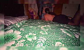 MILF Mexico Bercerai Hook Up dengan Lelaki Muda 18+ Selepas Minum. Dia Salah Anggap Lampu sebagai Lampu