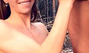 Hej, punčka, hočeš sesati in jebati v gozdu z mano?