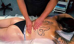 i gave the tattoo girl a massage but she wanted more so i fucked her