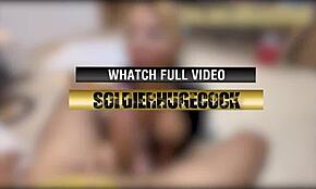 Οι χρήστες της θέλουν να τη δουν να πιπίλα τον πούτσο μου και τον κώλο