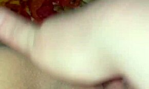 سنو وايت تتمايل مع البيتزا والشوكولاتة في لوس أنجلوس 😋