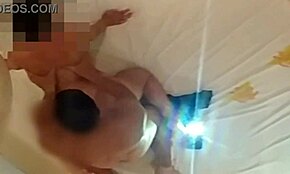 Klassieke thuisdate met vrouw Karina en baas Lucas