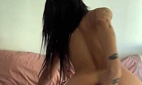 morocha de culo hermoso y muslos grandes me baila mientras se me para la pija