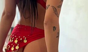 morocha de culo hermoso y muslos grandes me baila mientras se me para la pija