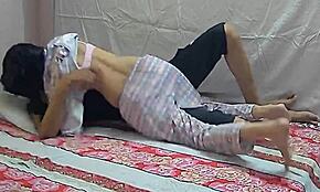 Hej, imam skrito kamero v sobi in posnel mlado 18+ mehiško babo, kako mi daje svoj ogromen rit za denar 😏