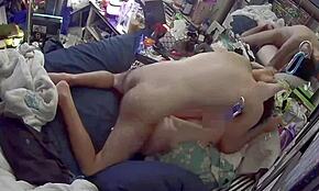 헤이, 숨겨진 침실 카메라로 트위커들 세게 박는 거 잡았어!