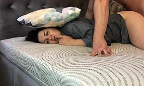 Belle-mère baisée après fête dans une rencontre amateur cachée