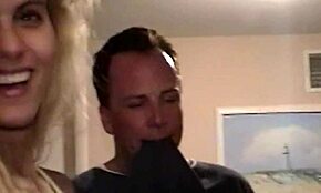 Kocamın büyük sikinin sıkı amına girdiğini izle yüzü buruşurken