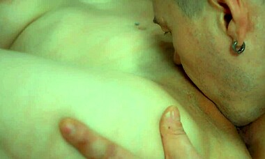 omg, lewd boy eating pussy till she cums hard 😍