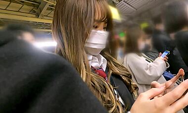 يا إلهي، رأيتِ جمال مثل آي تشان في زي مدرسي تتجنن؟