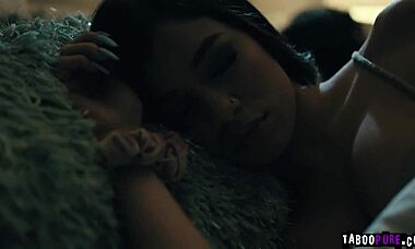 I can’t believe how Ricky Spanish pounds Savannah Sixx’s tight wet pussy in spreadeagle style!