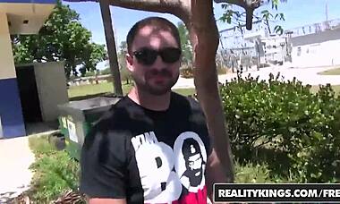 i licked her pussy in the shower