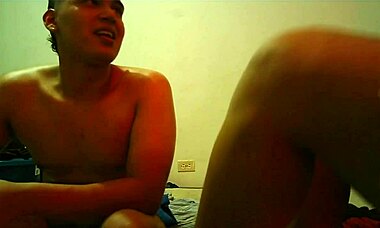 Colombian amateur with big ass enjoys homemade handjob from monster cock guy