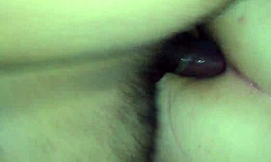 Comendo a buceta da ninfeta e não aguentei e meti no cu também
