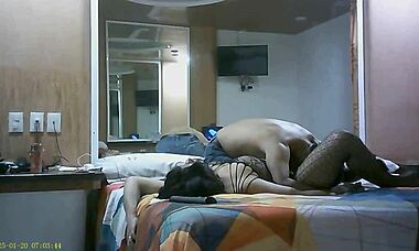 i fucked my mexican stepsister in missionary and riding, she said cum inside for creampie 😏💦