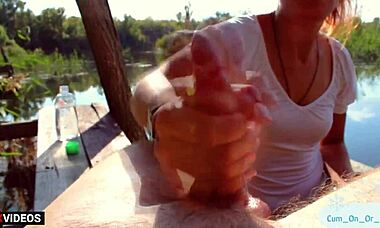 Hey, jerking off to a stranger for cash outside!