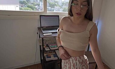 I Wet My Stepsisters Pants and We End Up Naked in the Room