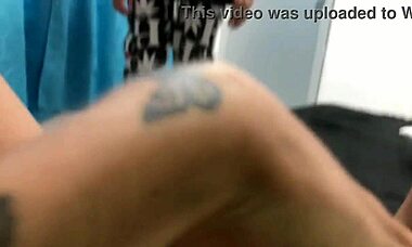 me dejan solo con mi hermanastra y resulto ser una puta quiere saber lo que es follar 😈