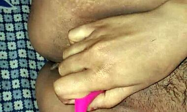 desi indian alisha bhabhi masturbates with balloon and armpit?