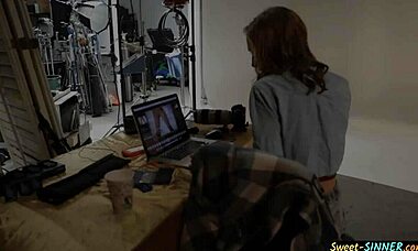 Teen Model Screws Photographer!