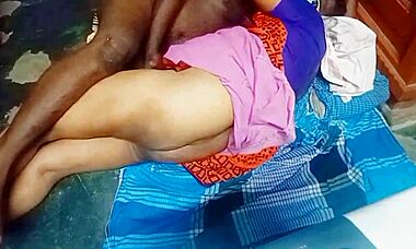 desi aunty milk pussy eating with tamil boy in bedroom