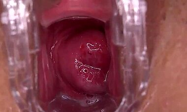 Horny amateur pussy cumming